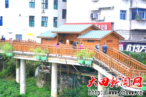 玉山桥头的生态公厕.jpg